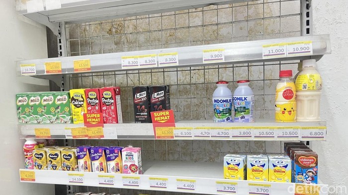 Stok susu UHT di minimarket Palembang kosong