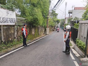 Mobil Parkir Liar di Jaktim Sudah Dipindahkan Usai Viral Diedit Foto AI