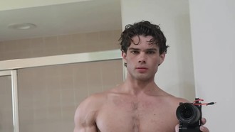 Influencer 'Looksmaxxing' Dilarikan ke RS Diduga Overdosis Saat Live Streaming