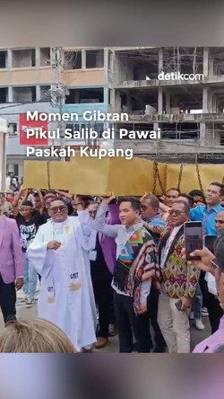 Video Gibran Ikut Pikul Salib di Pawai Paskah Kupang
