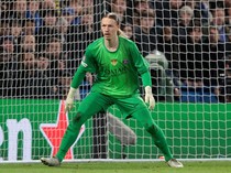Kiper PSG Latihan ala Rugby Jelang Lawan Arsenal di Final Liga Champions