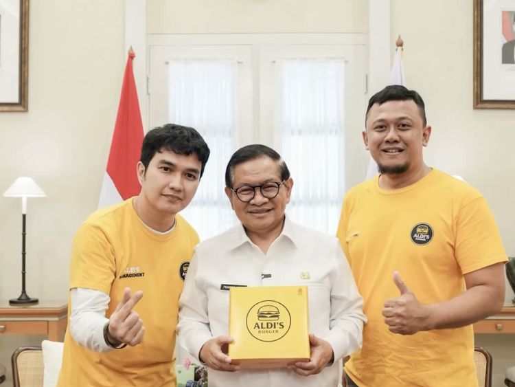 Aldi Taher Ketemu Pramono Anung: Ketawa Ngakak-Cobain Aldis Burger