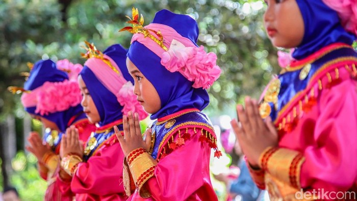 Sejumlah anak mengikuti Pekan Olahraga dan Seni (Porseni) TK se-Kota Bekasi di kawasan Pasar Seni Ancol, Rabu (8/4/2026). Kegiatan ini diikuti ratusan peserta dari berbagai sekolah bersama guru dan orang tua.