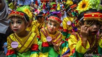 Anak-anak tampil percaya diri dalam lomba seni maupun permainan olahraga seperti lari kecil dan estafet.