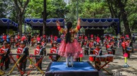 Sejumlah anak mengikuti Pekan Olahraga dan Seni (Porseni) TK se-Kota Bekasi di kawasan Pasar Seni Ancol, Rabu (8/4/2026). Kegiatan ini diikuti ratusan peserta dari berbagai sekolah bersama guru dan orang tua.