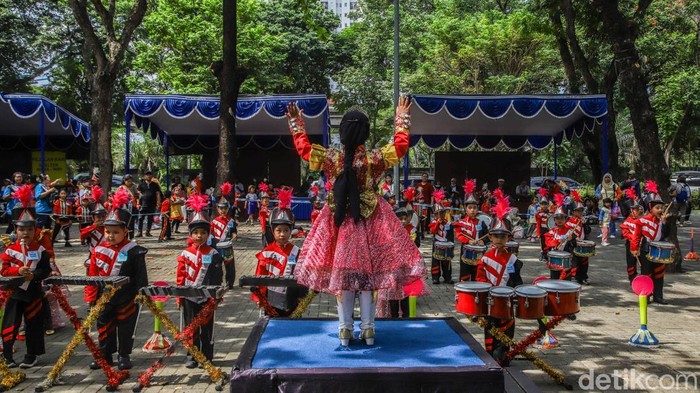 Sejumlah anak mengikuti Pekan Olahraga dan Seni (Porseni) TK se-Kota Bekasi di kawasan Pasar Seni Ancol, Rabu (8/4/2026). Kegiatan ini diikuti ratusan peserta dari berbagai sekolah bersama guru dan orang tua.