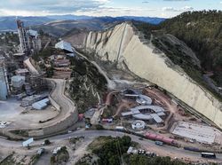 Bolivia Perkuat Perlindungan Situs Jejak Dinosaurus Cal Orcko