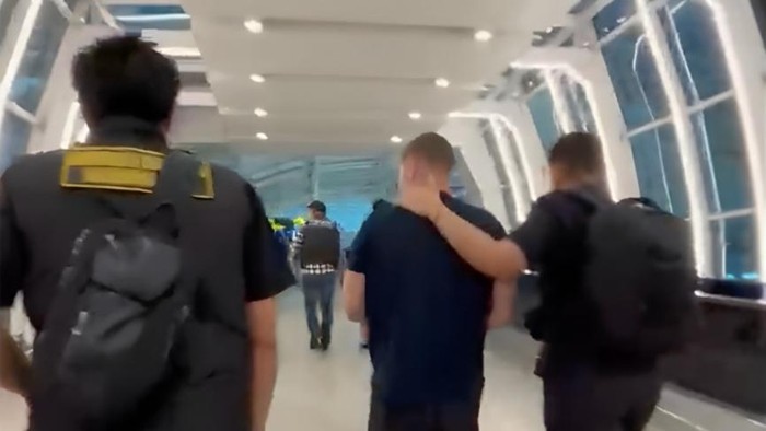 Bos mafia kelas kakap asal Skotlandia dideportasi melalui Bandara I Gusti Ngurah Rai (Foto: Dok. Imigrasi Ngurah Rai)