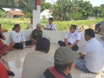 Bupati Bersama DPRD Nganjuk Sidak Jalan Rusak Ditanami Pohon Pisang