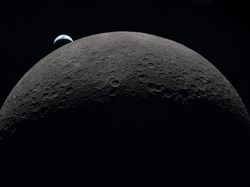 Menakjubkan! Penampakan Bumi & Gerhana dari Balik Bulan Misi Artemis II