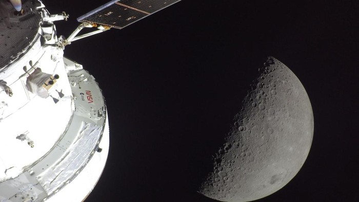 Foto Bumi dan Gerhana dari Balik Bulan oleh Artemis II