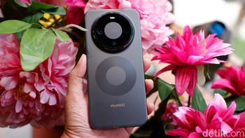 Ini Huawei mate 80 Pro warna hitam. Foto: Adi FR/detikINET