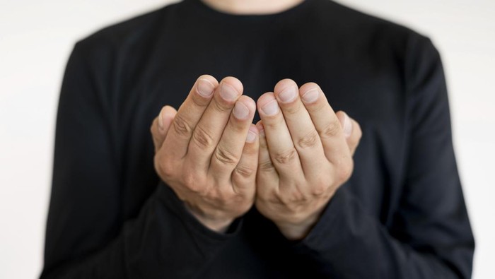 Doa Setelah Sholat Taubat untuk Memohon Rezeki yang Halal