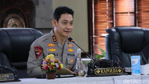 Kapolda Bali Irjen Daniel Adityajaya dalam pertemuan bersama para pemangku kepentingan pariwisata di Mapolda Bali, Selasa (7/3/2026).