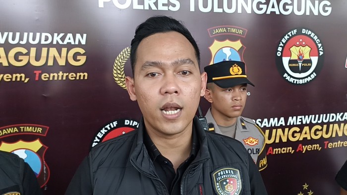 Kasatreskrim Polres Tulungagung Iptu Andi Wiranata Tamba saat memberikan keterangan pers
