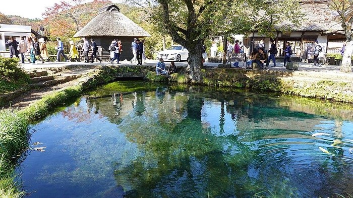 Kolam mata air Oshino Hakkai di Jepang