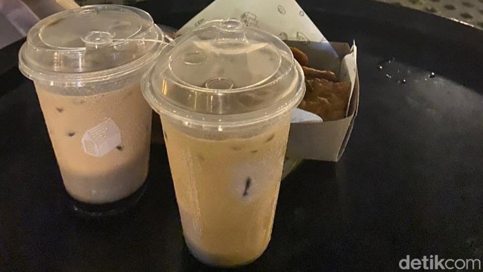 Menu kopi berbahan susu UHT dari salah satu pemilik UMKM di Palembang