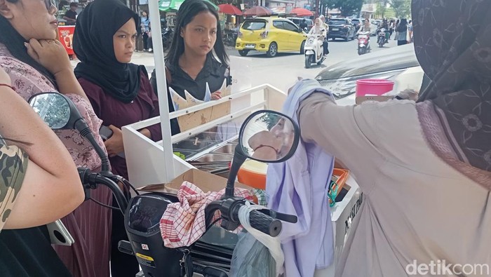 Nasi Padang Keliling di Medan. (Rindi Antika/detikSumut)