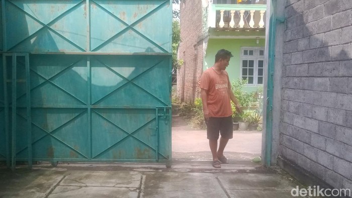 Penampakan gudang yang dibobol kawanan pencuri di Dusun Gading Wetan, Desa Belangwetan, Kecamatan Klaten Utara, Klaten, Rabu (8/4/2026).