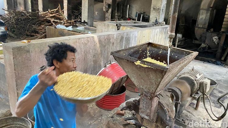 Harga Kedelai Melonjak, Tahu Tempe di Blitar Menyusut demi Jaga Harga