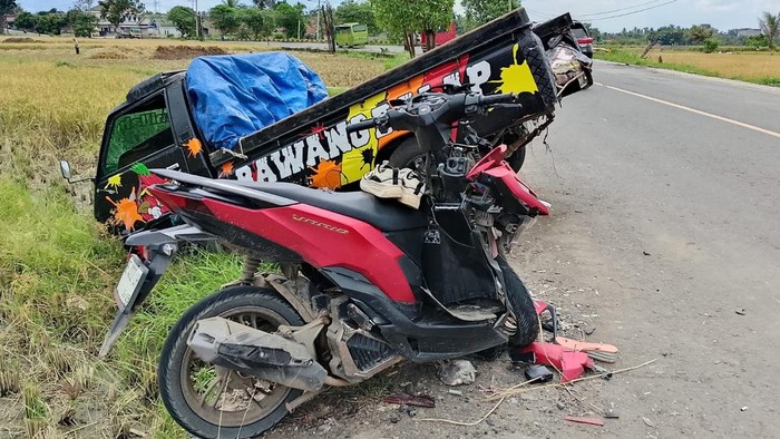 Pikap tabrak Vario di Pringsewu hingga tewaskan dua orang dan satu kirtis