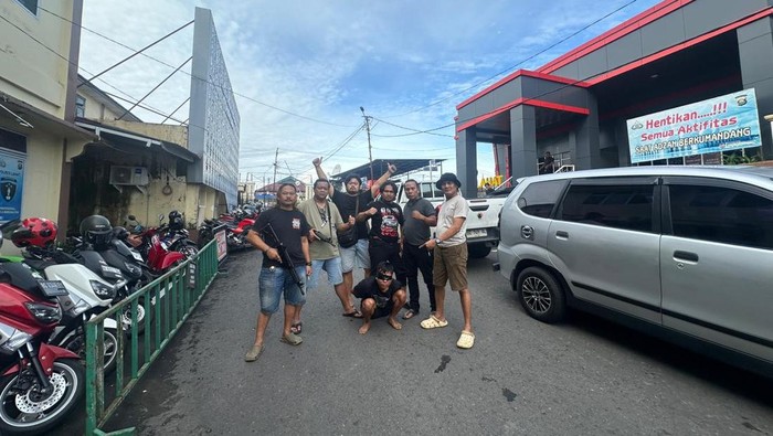 Polisi menangkap pelaku yang memutilasi orang tuanya sendiri