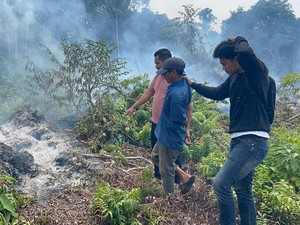 Polres Bengkalis Gerak Cepat Padamkan Karhutla, Pelaku Diamankan
