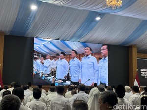 Prabowo-Gibran Hadiri Rapat Kerja Pemerintah di Istana