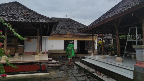 Rumah warga Tabanan rusak akibat angin puting beliung, Selasa (7/4/2026). (Istimewa)