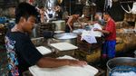 Siasat Perajin Tahu Pangkas Ukuran demi Bertahan Saat Harga Kedelai Mahal
