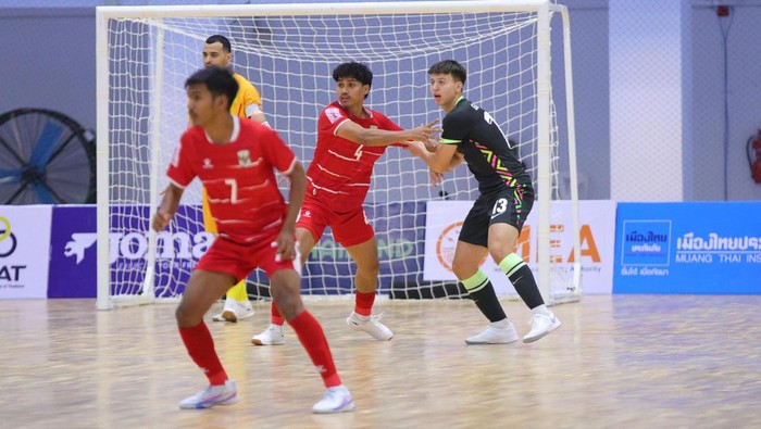 Timnas Futsal Indonesia melawan Australia di laga ketiga Grup B Piala AFF Futsal 2026. Indonesia menang dramatis 3-2.