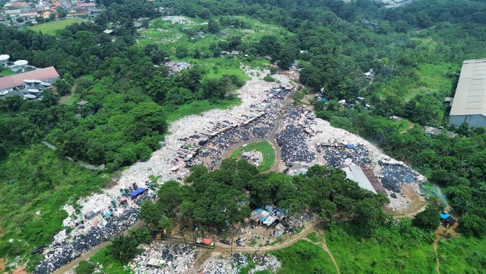 Tempat pembuangan sampah ilegal di Klapanunggal disegel. (Dok. ist)