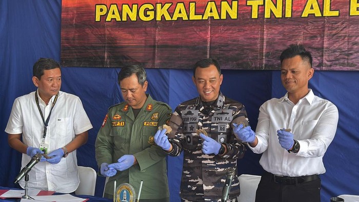 TNI AL gagalkan penyelundupan sisik trenggiling di perairan Banten (Iqbal/detikcom)