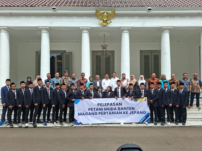 Gubernur Banten Andra Soni bertemu dan melepas 21 petani muda untuk magang ke Jepang