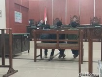 Buang Sampah Sembarangan, 3 Pria Pandeglang Didenda Rp 8 Juta