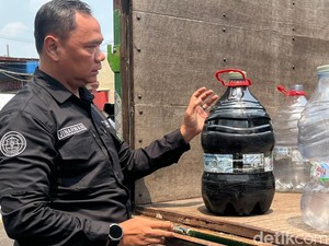 Penyeleweng BBM di Mojokerto Pingsan gegara Hirup Uap Pertalite dalam Mobil