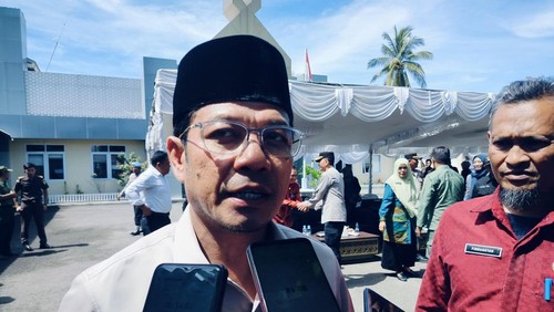 Bupati Dompu, Bambang Firdaus, saat ditemui di Kejari Dompu, Kamis (9/4/2026). (Faruk/detikBali)