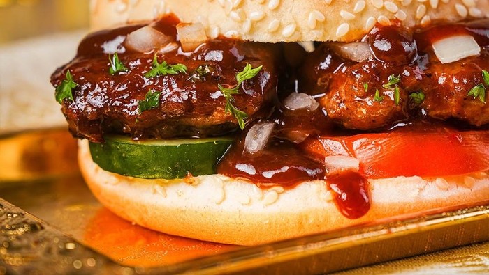 5 Burger Kaki Lima Wajib Coba di Jakarta, Murah tapi Dagingnya Juicy!