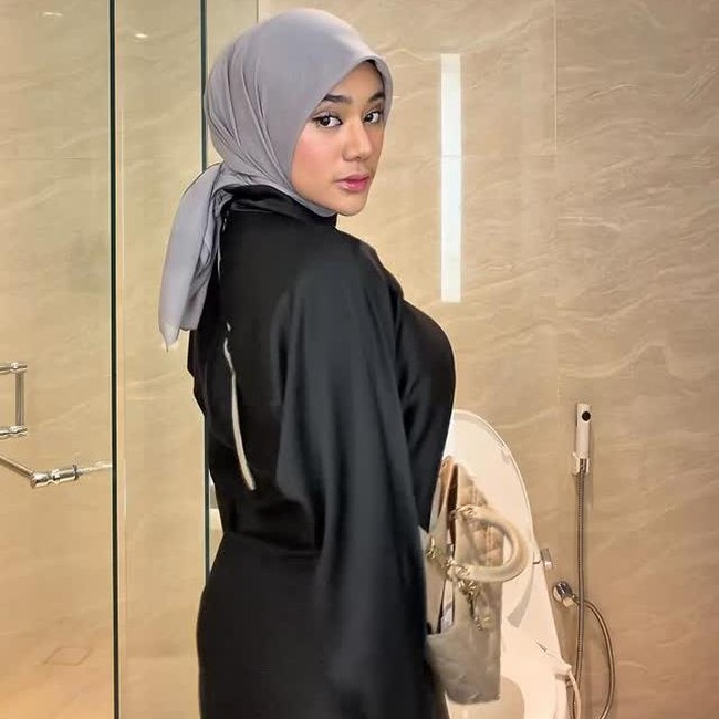 Clara Shinta Oplas Hidung di Thailand: Biaya Seharga Mobil!