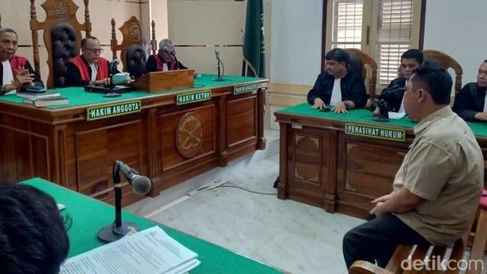 Foto : Saat sidang putusan Julham Situmorang di Pengadilan Negeri Medan
(Juita Sinuhaji/detikSumut)