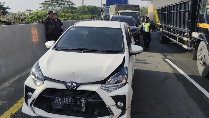 Foto: Suasana kecelakaan di Tol Balmera Belawan (dok. Ditlantas Polda Sumut)