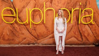 Sydney Sweeney Pamer Foto Seksi di Balik Layar Episode Terakhir Euphoria