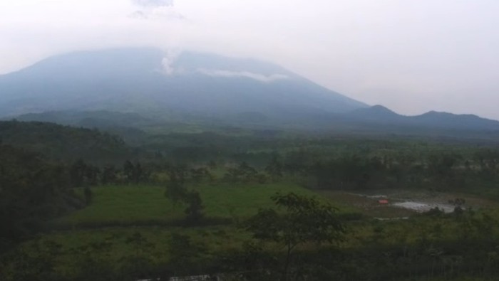 Gunung Semeru Erupsi