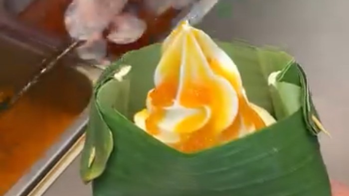 Harga plastik mahal, daun pisang digadang jadi alternatif