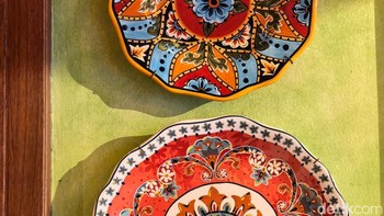 Reproduksi warna terlihat akurat dengan detail ornamen yang tajam dan minim distorsi. Foto: Adi FR/detikINET