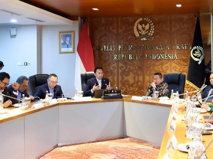 IBAS: INDONESIA HARUS KUAT HADAPI GEJOLAK GLOBAL, APBN JADI PELINDUNG RAKYAT