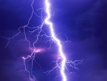Penyebab Orang Tersambar Petir dan 10 Cara Menghindarinya