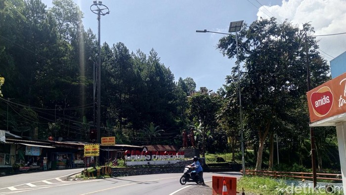 Jalan Raya Nasional Cadas Pangeran, Sumedang.