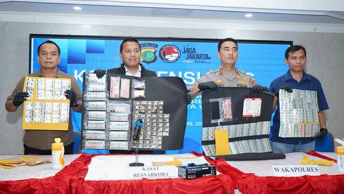 Jumpa Pers Pengungkapan Kasus Obat Terlarang