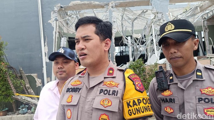 Kapolsek Gunung Putri Kompol Aulia Robby.